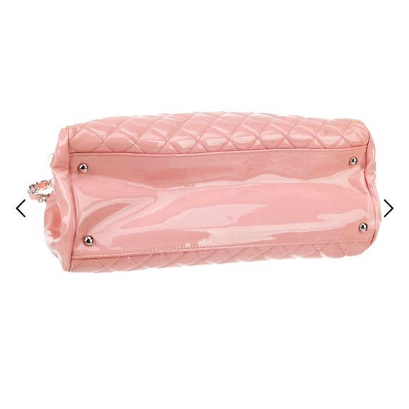 Chanel Blush Quilted Shoulder Bag - Picture 4 of 7